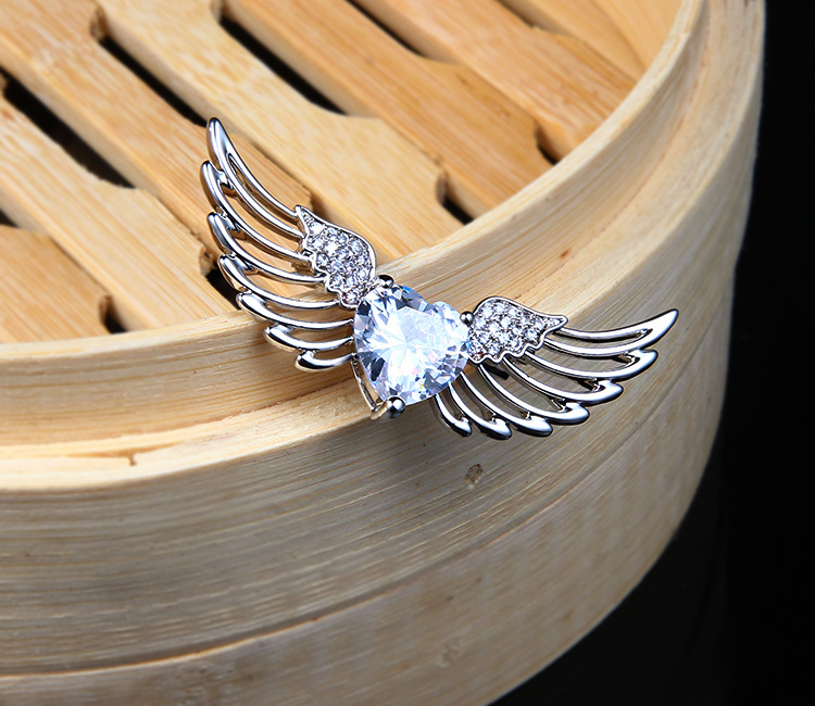 Broche Cœur Ailé Posée