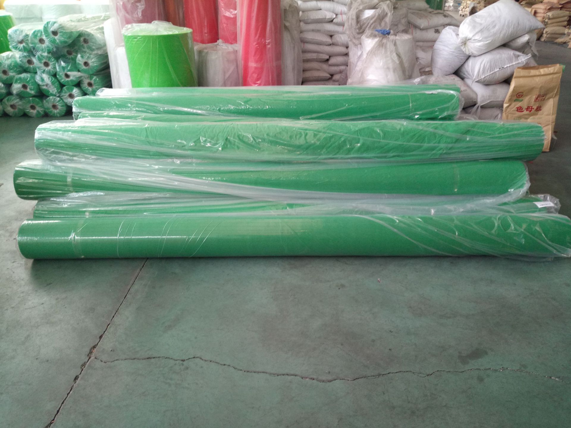雄安新区厂家销售多种不织布黑色白色纺粘无纺布绿色盖土无纺布