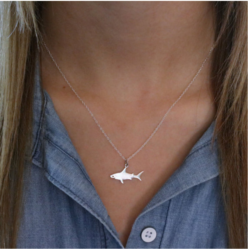 1 Piece Fashion Shark Alloy Plating Women's Pendant Necklace display picture 1