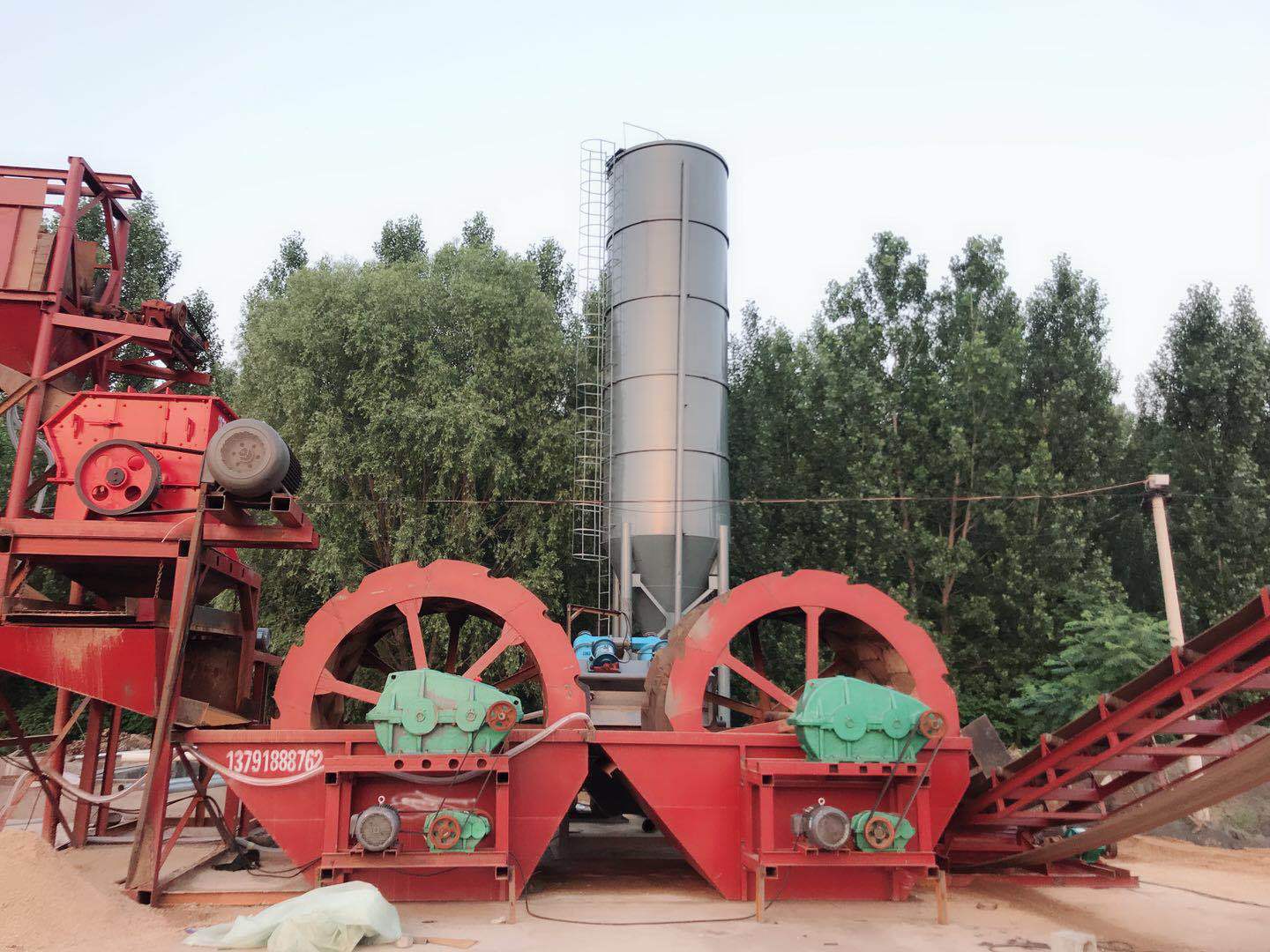 金镐源出品大型竖流式沉淀塔采石场采沙场污水处理设备大型洗砂机