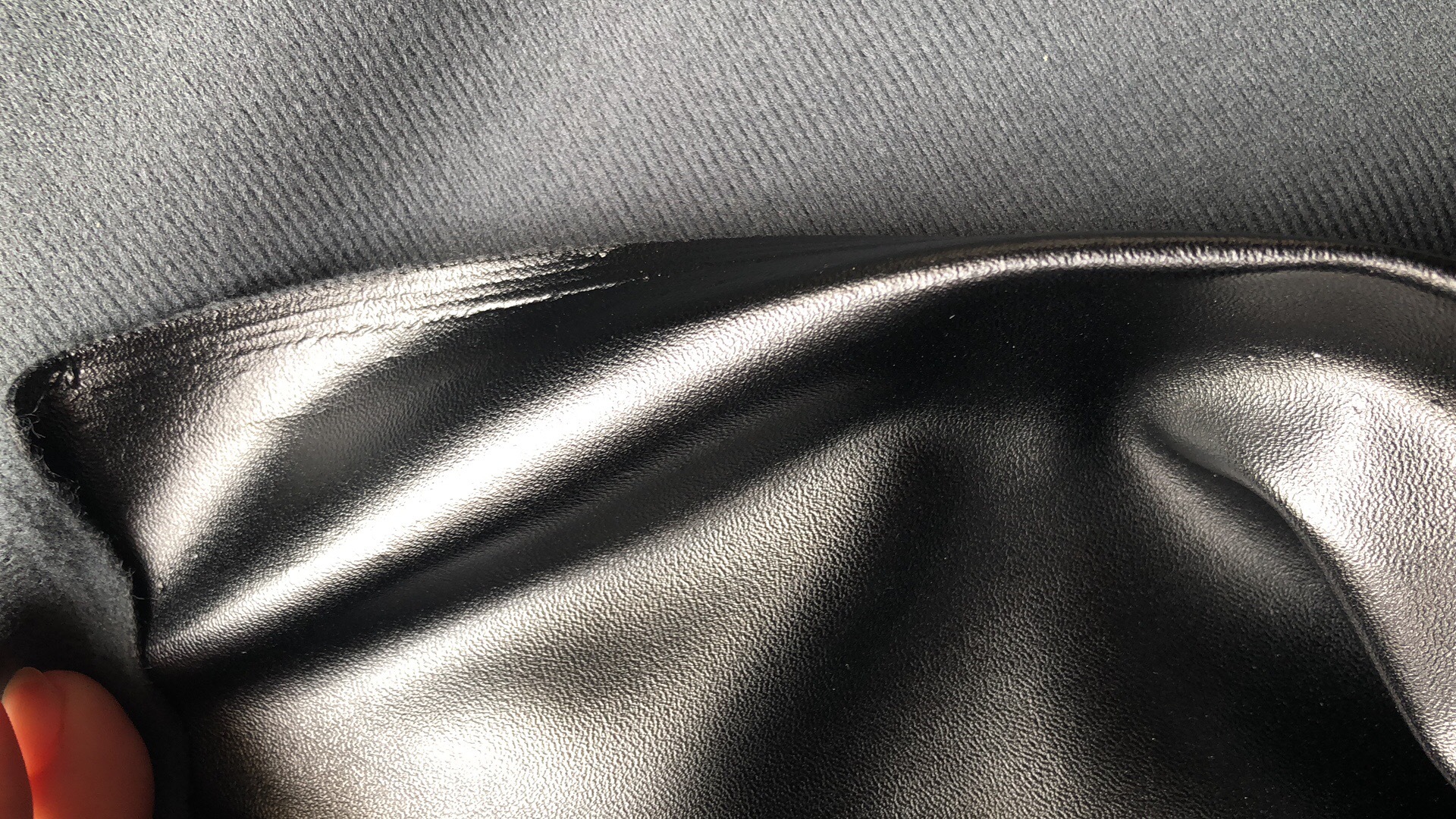 经 典 纳帕b251小羊纹仿棉绒0.7MMPU皮革 箱包手袋包边鞋材人造革