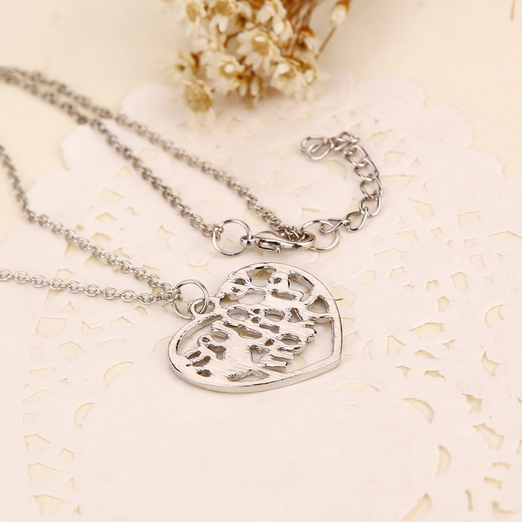 Fashion Hollow Heart Letters Love You Mom Pendant Alloy Necklace display picture 4