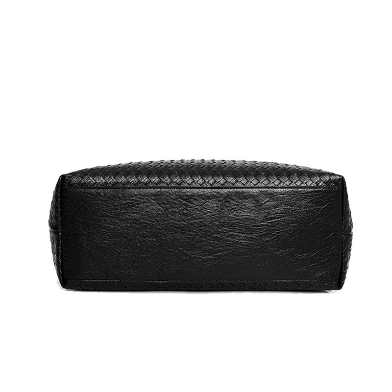 capacious solid color one-shoulder bag