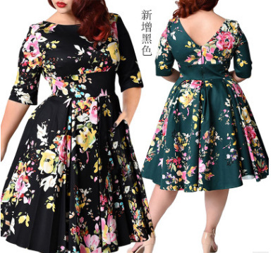 Dress with a round collar