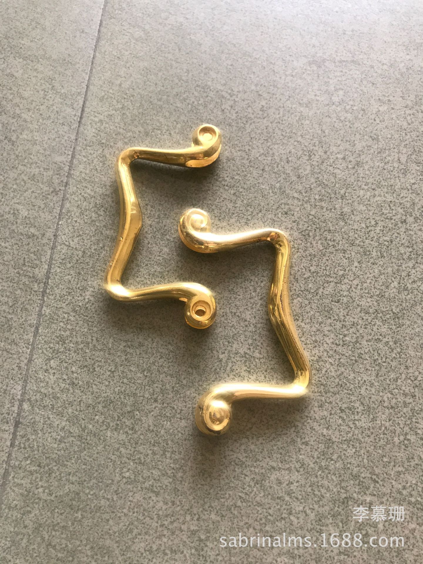 塑料把手、电镀把手。烤盘把手。适用于陶瓷玻璃塑料盘等等