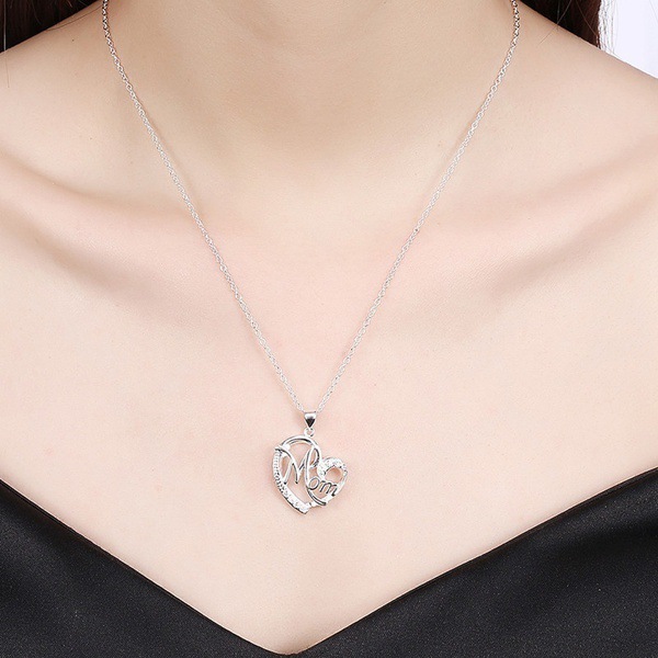 Fashion Letter Mom Separation Heart-shaped Diamond Copper Necklace display picture 2