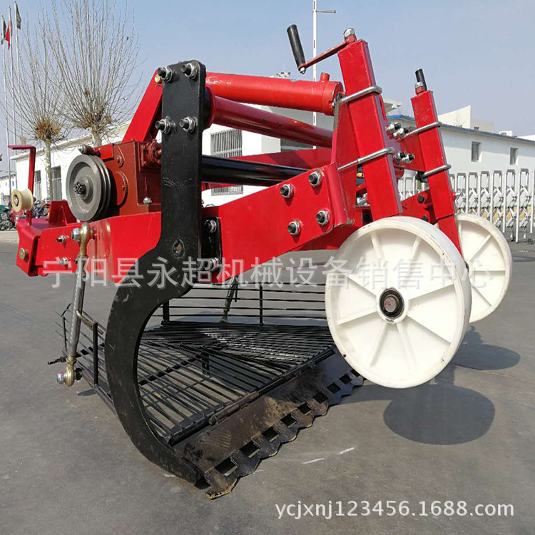 信阳早蒜收获机四轮车带动前置大蒜收获机前宽后窄不伤蒜起蒜机