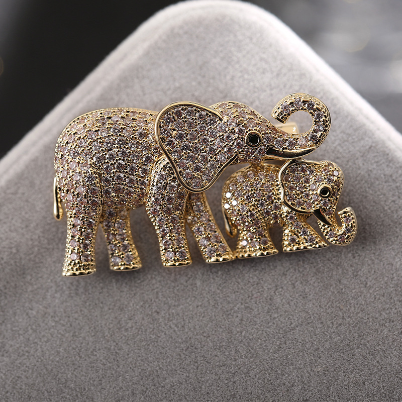 Cute Pin Animal Copper Inlay Zircon Women's Brooches display picture 4