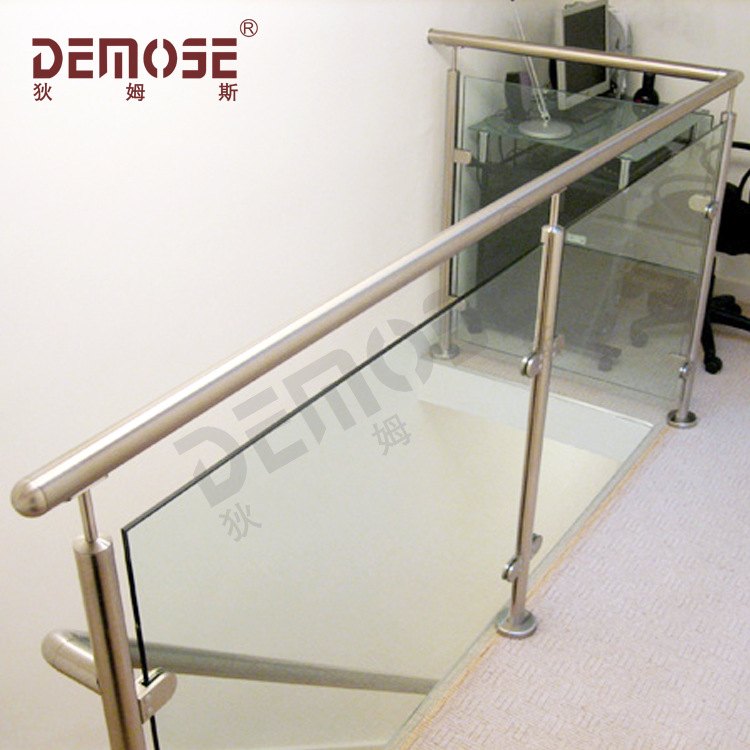 出口厂家直销 别墅钢玻璃护栏 不锈钢立柱 12mm钢化玻璃