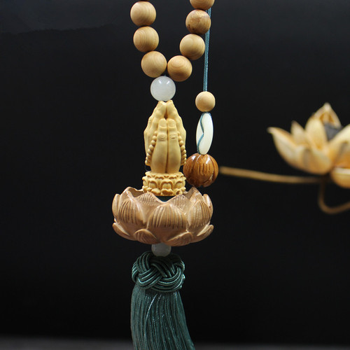 Tourism souvenirs yellow Yang Mufo hang hand carved Buddhist lotus car rearview mirror guanyin pendant auto hanging