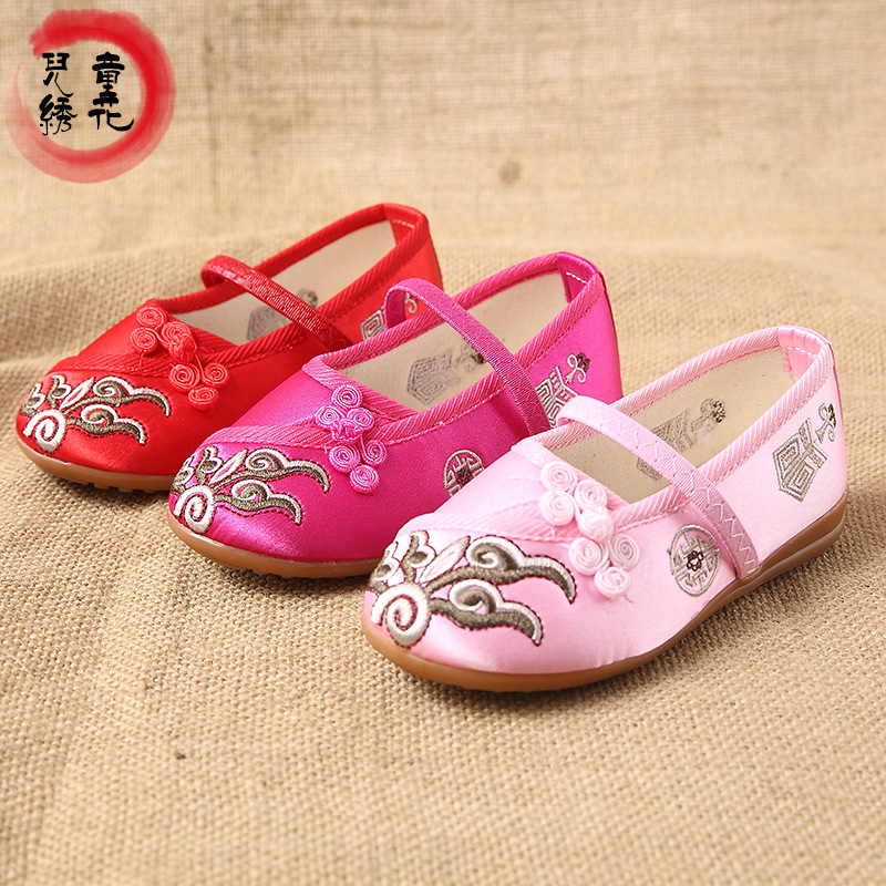 new pattern Old Beijing girl Embroidered shoes student dance Performance shoes Ethnic style cheongsam leisure time Single shoes wholesale