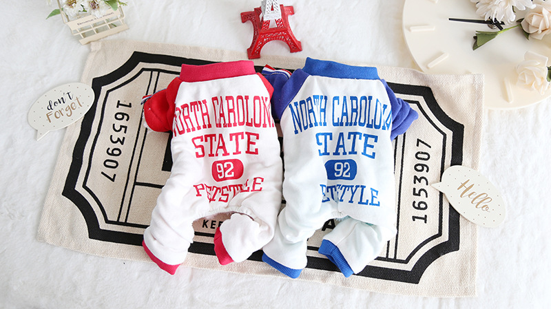 字母三色带四脚衣