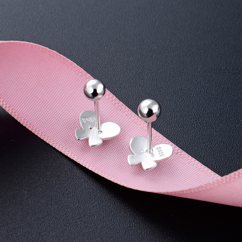 S925 pendientes de plata en forma de mariposa pendientes de las mujeres incrustadas en diamantes simple diseño de nicho fresco pendientes de perforación de oreja pequeña