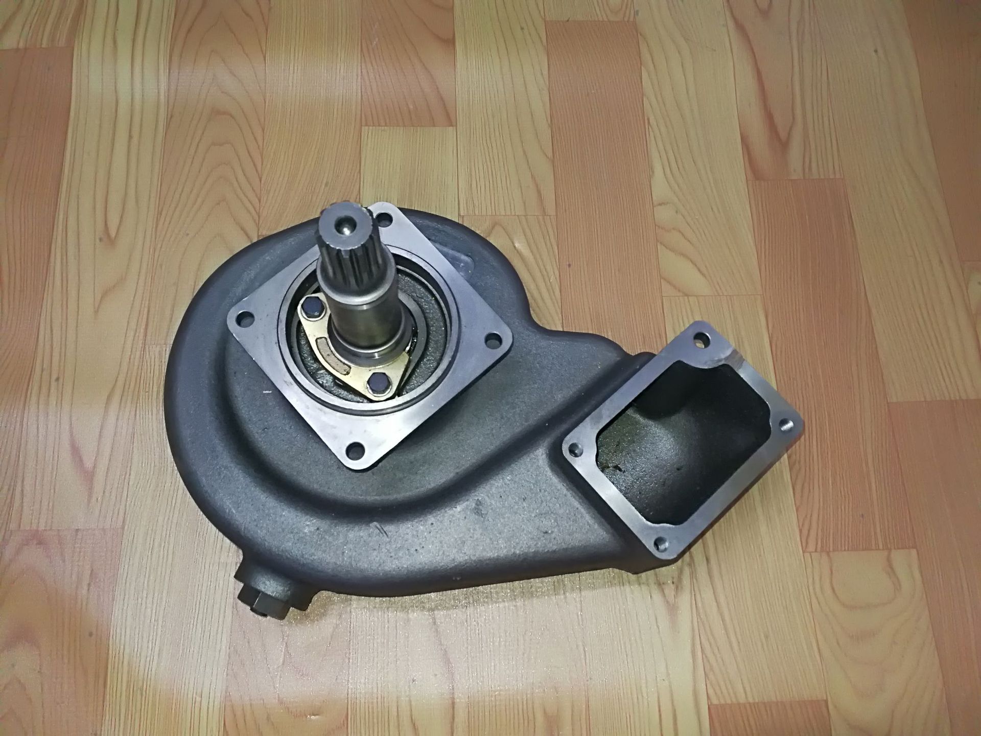 供应卡特彼勒3512发动机水泵总成122-0500/212-8177