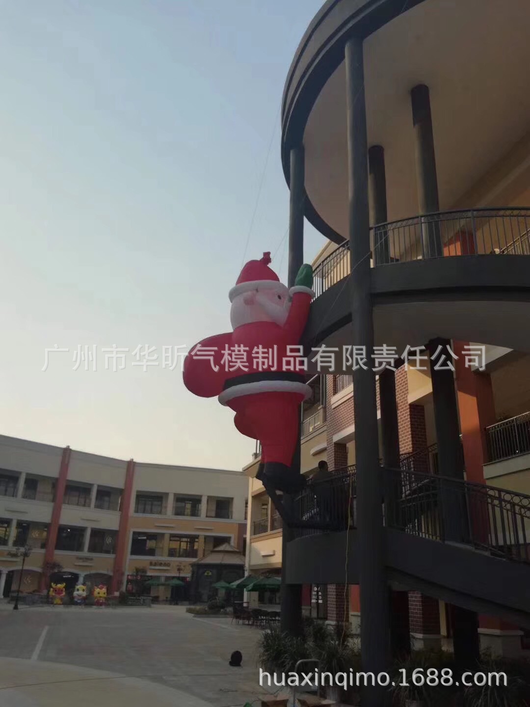 充气圣诞节日装饰气模 爬墙圣诞老人 圣诞节广告活动装饰展示道具