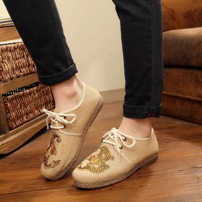 2018夏季新款男士帆布鞋民族风龙绣老北京布鞋牛筋底休闲单鞋