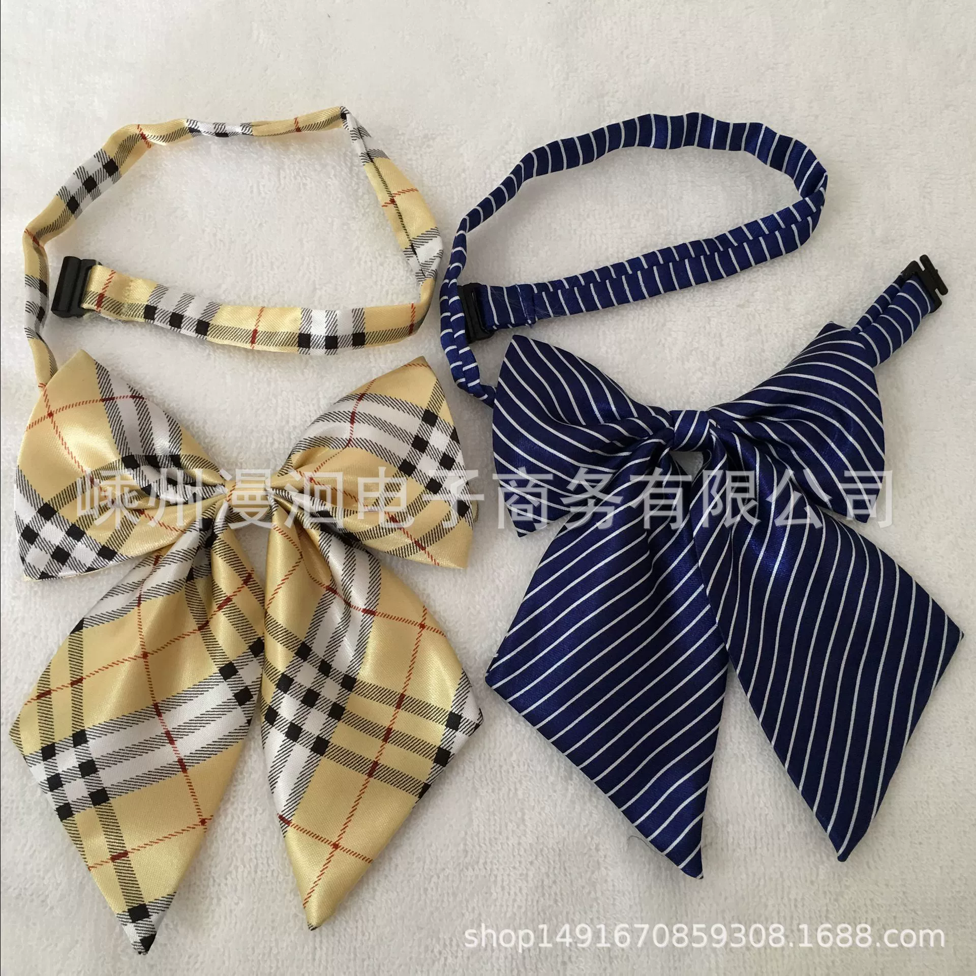 Children's bow tie with bow
