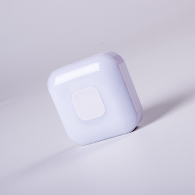 亚马逊8LED触摸感应灯 USB充电可调光触摸灯 智能小夜灯厂家直销|ru