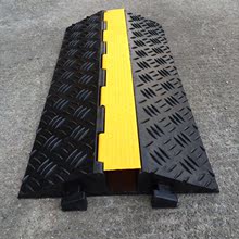 新款PVC單一線槽過線板電線保護板舞台鋪線橡膠減速帶單線槽雙線