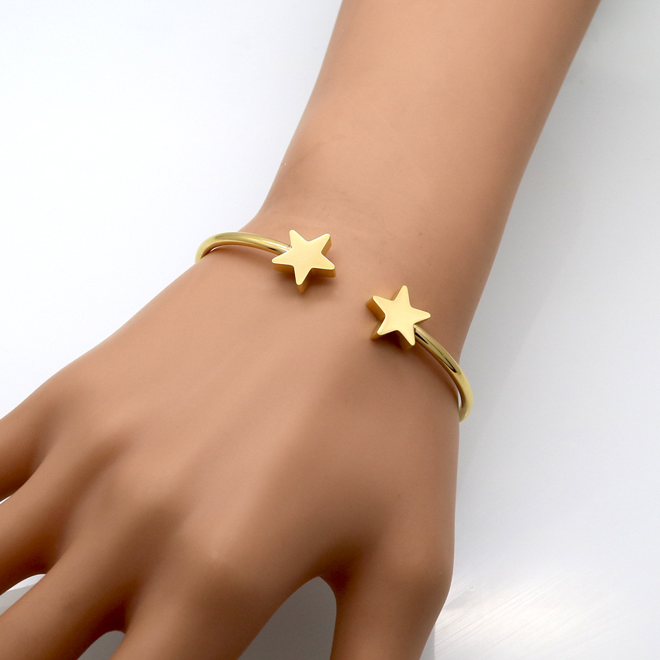 Estilo Simple Estrella Acero Titanio Enchapado Chapado En Oro Brazalete display picture 3