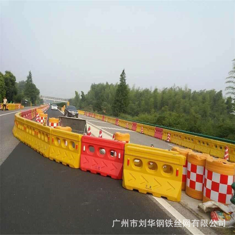 三孔水马护栏 施工围挡 塑料防撞桶 注水隔离墩 防撞墩