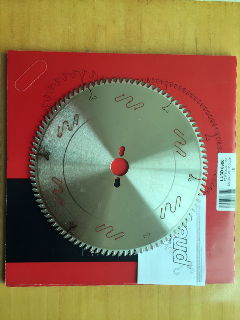 ��Ӧ��������޵о�Ƭ��LU6A 1100 ,&phi;305&times;2.6/2.2&times;25.4*60T