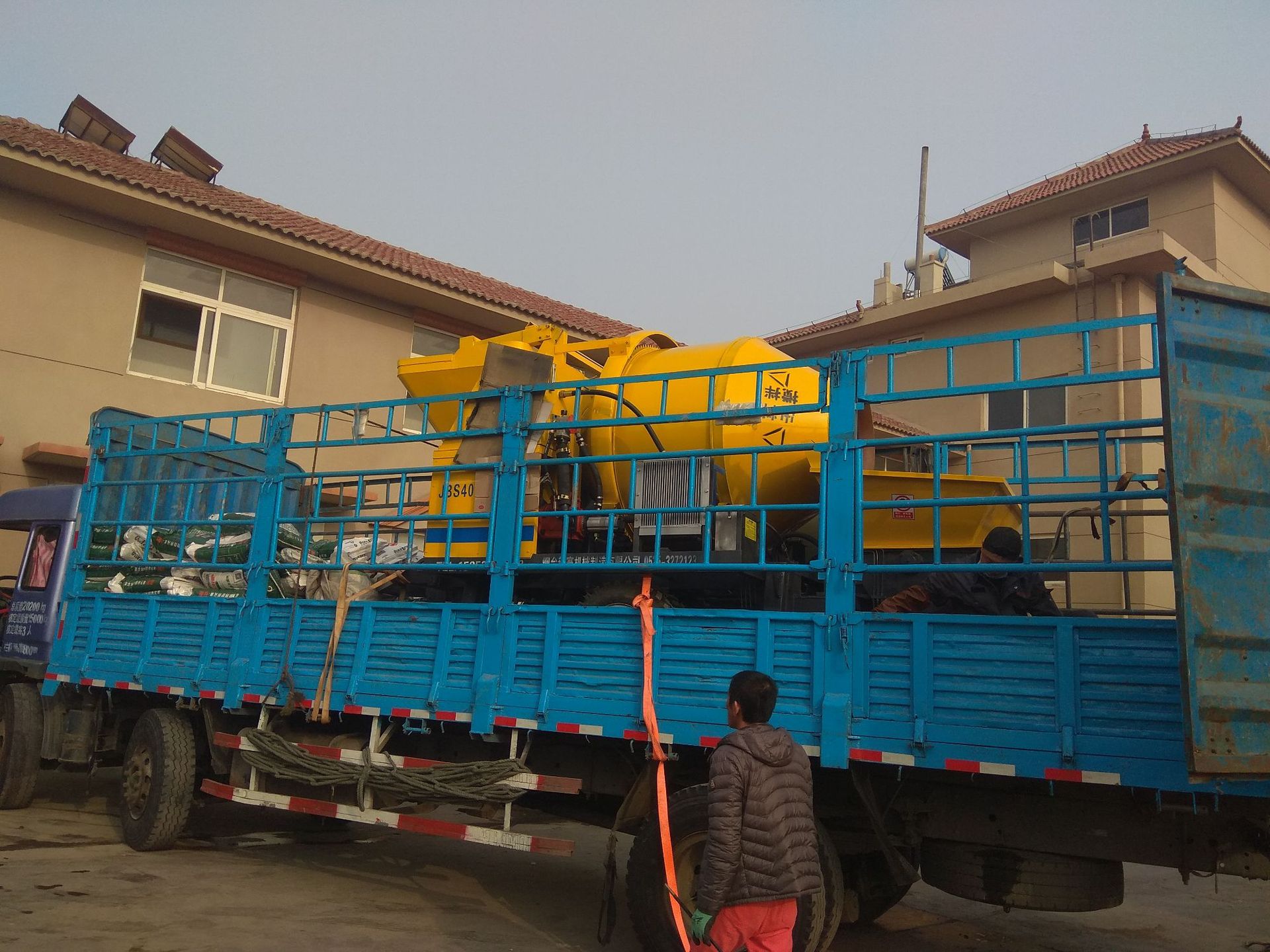 混凝土搅拌泵 JBT40搅拌带泵 烟台地泵厂家