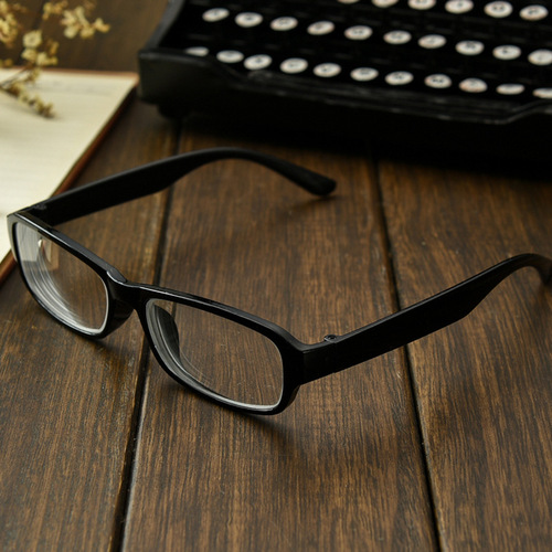 Wholesale HD Scratch-Resistant Glass Lenses for Myopia Glasses—Unisex, Prescribed, and Comfortable Myopia Eyewear