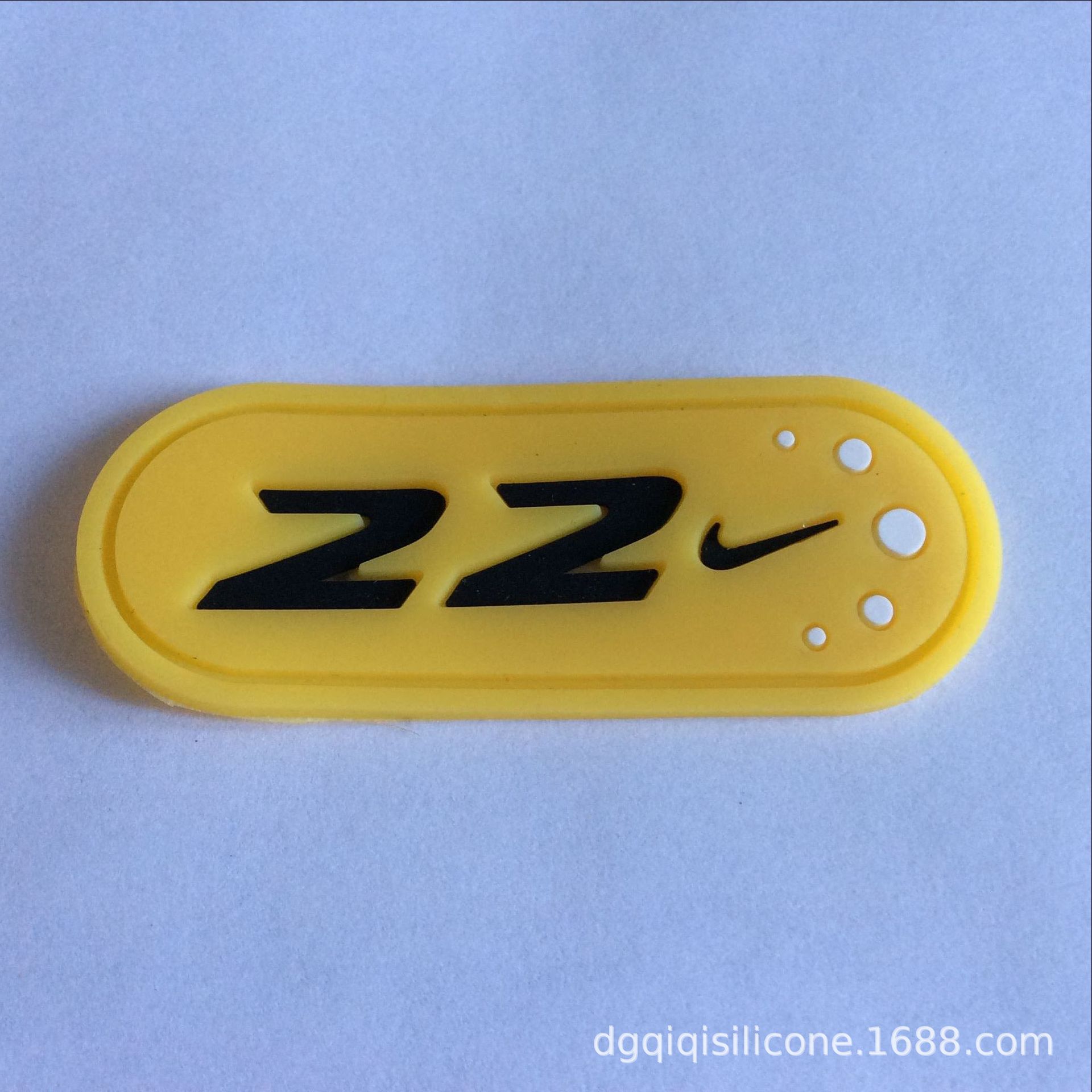 软硅胶鞋材胶章 底加长纤鞋标 运动鞋休闲鞋标 字母鞋标