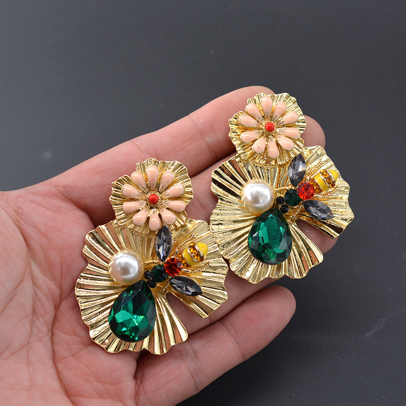 New Fashion Baroque Alloy Flower Earrings Wholesale display picture 3