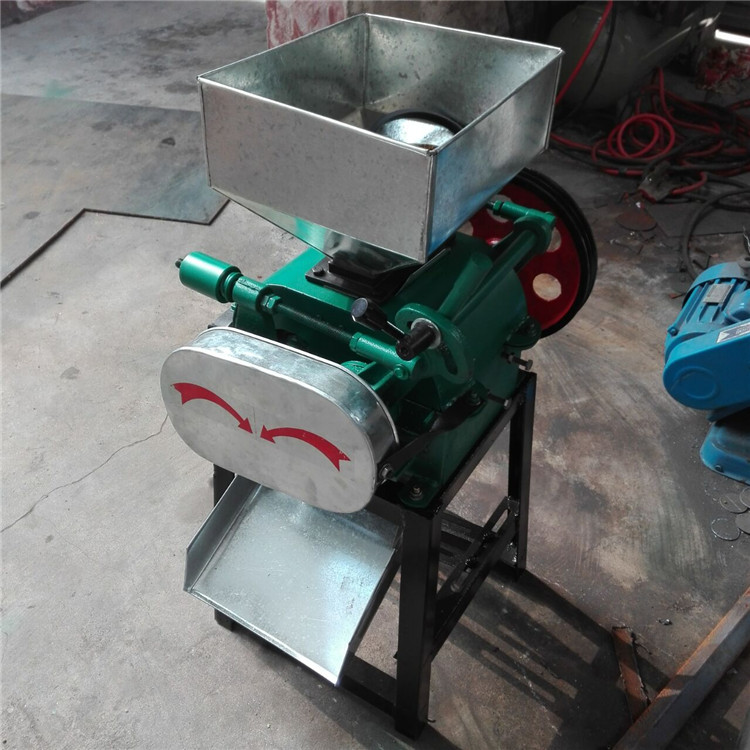 小型家用花生轧胚机 双辊式黄豆压扁机 麦子挤扁机型号
