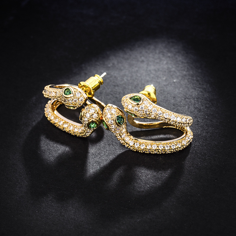 ŷ˫ͷŮ ߶Ǽ ʱиԶγ