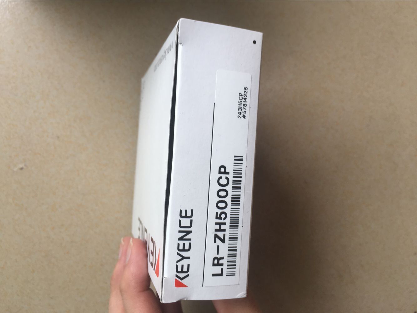 KEYENCE基恩士 LR-ZH500CP 激光传感器 全新原装现货