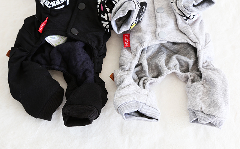 简约派带四脚衣