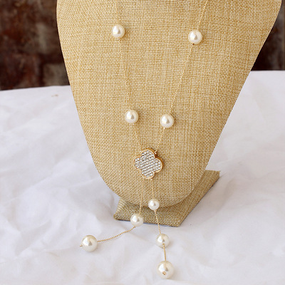 廠家批發長款項鏈女四葉草水晶吊墜流蘇挂鏈韓國簡約百搭毛衣鏈配