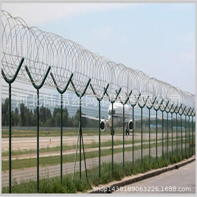 airport_fence_3.jpg