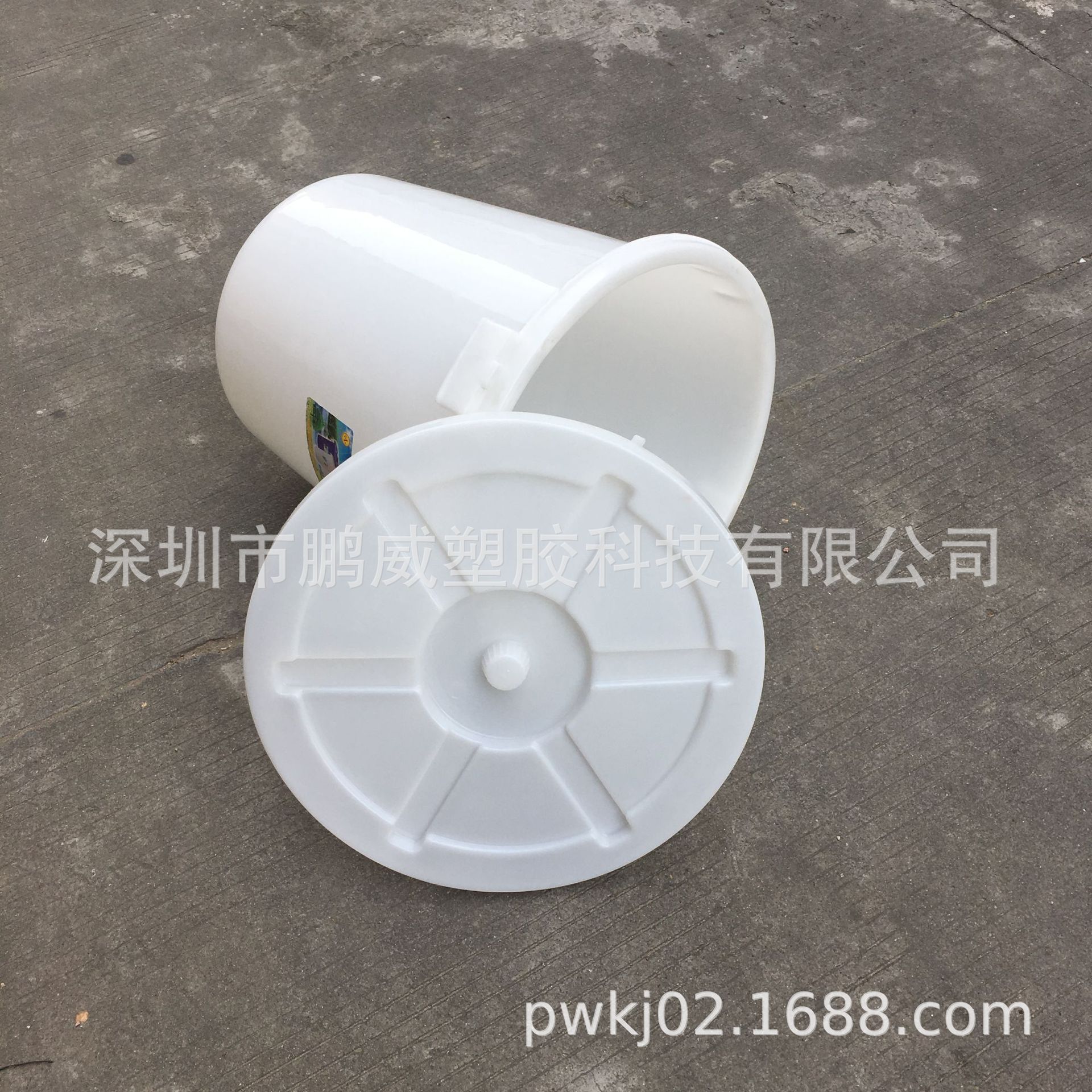 武汉啤酒储存桶100L-300L白色高品质大白桶 带盖子 带卡夹大胶桶
