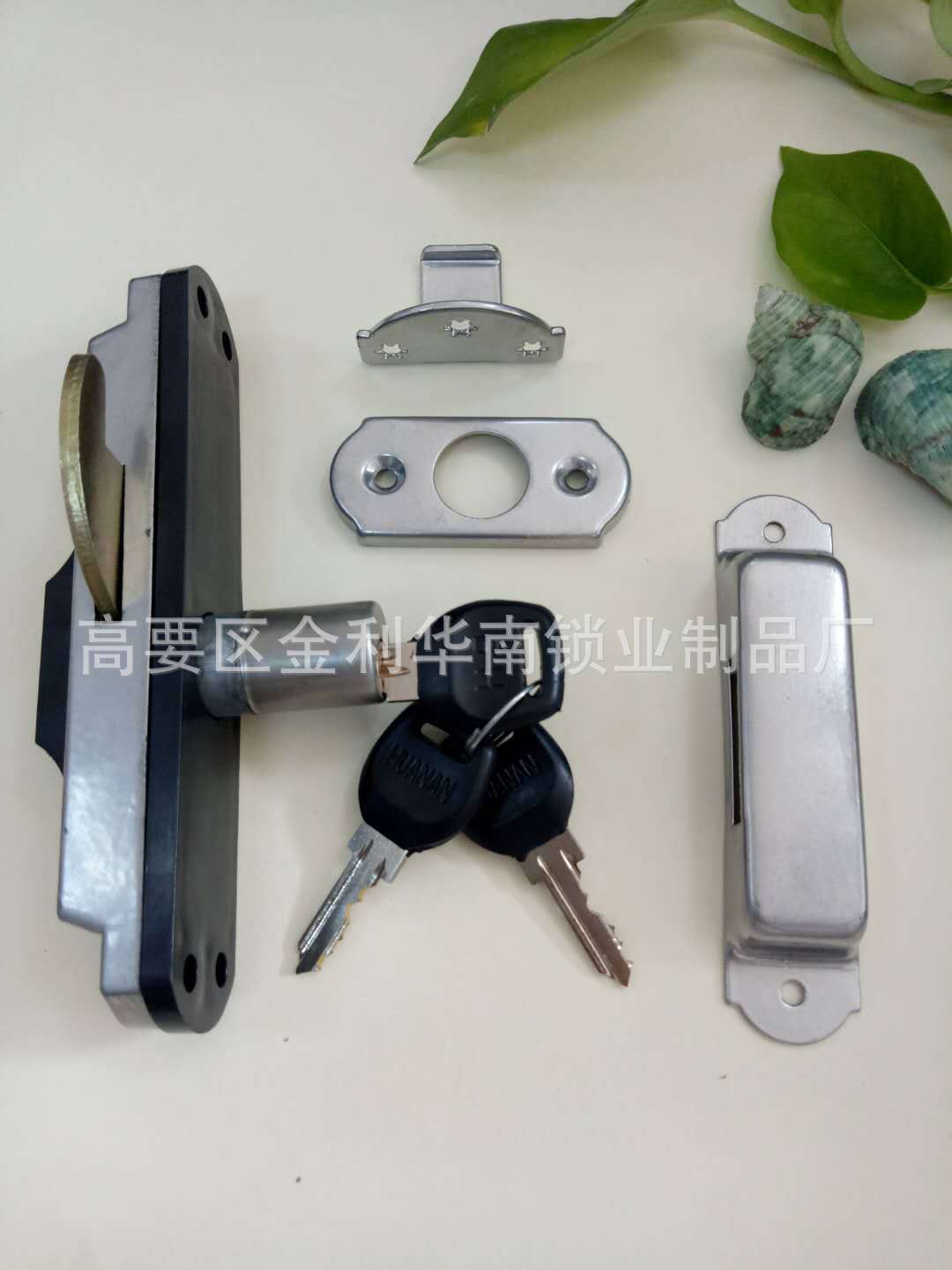 Cerradura deslizante 938A gris aleación de aluminio puerta corredera cerradura hebilla puerta corredera plástico acero mecánico puerta de madera cerradura gancho cerradura al por mayor