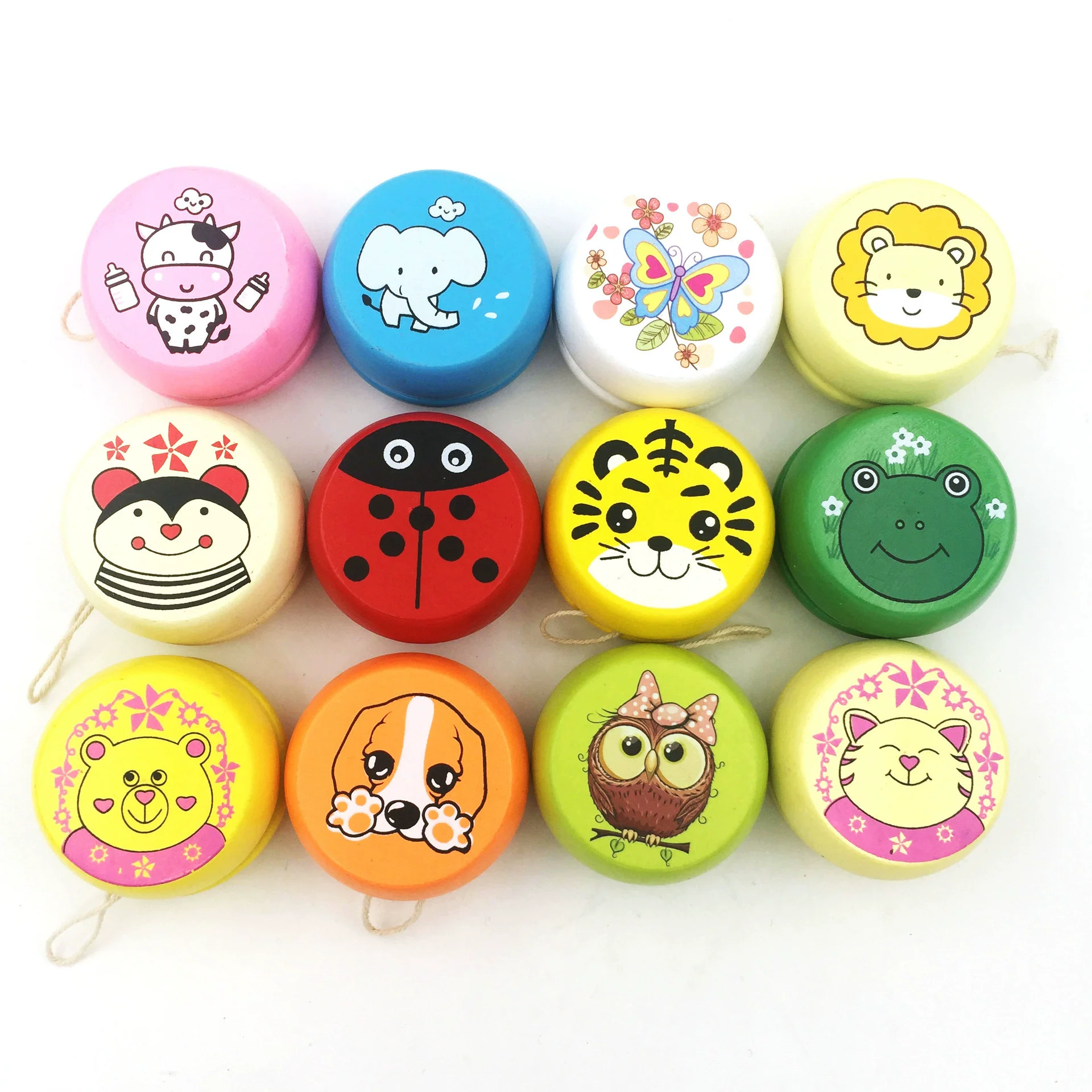 Wooden yoyo toy, 6 cm diameter, animal prints (lion, tiger, bee, butterfly), string control