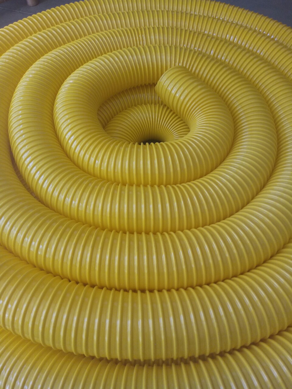 厂家供应塑筋螺旋风管 通风工程安装 高温风管 空调管道 酒店通风