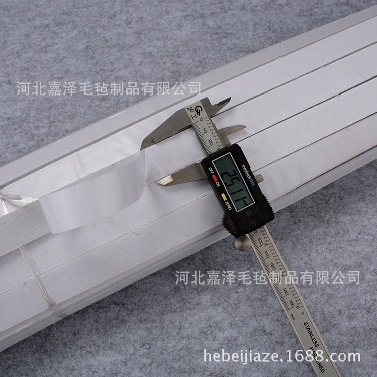 厂家供货 背胶毛毡条 绣花机毛毡条  机械 密封吸油羊毛毡条