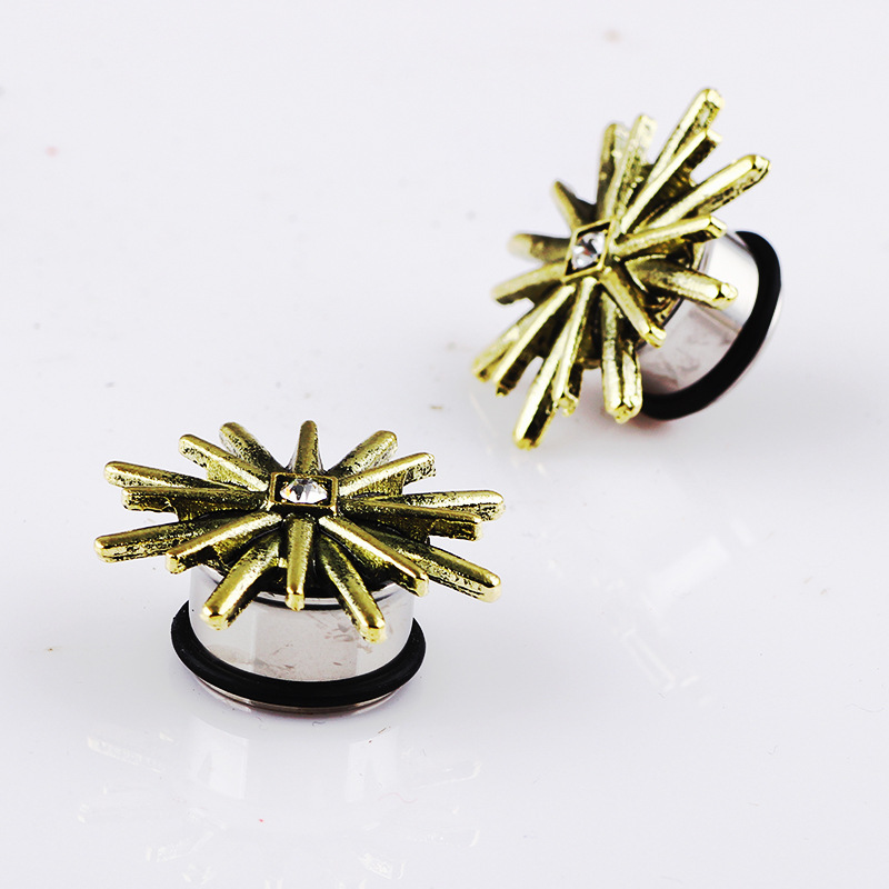 Pointed titanium steel lip stud product view