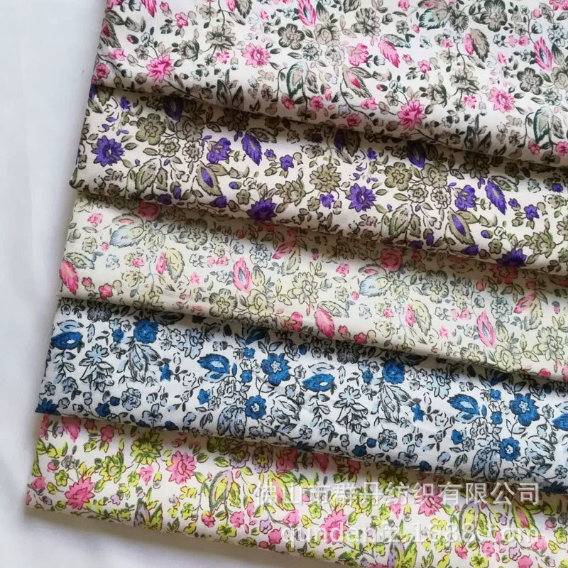 Поставки в розницу imitation cotton flat-grained small floral printing cloth polyester spring Asian spinning shoe hat clothing cloth auxiliary material fabric