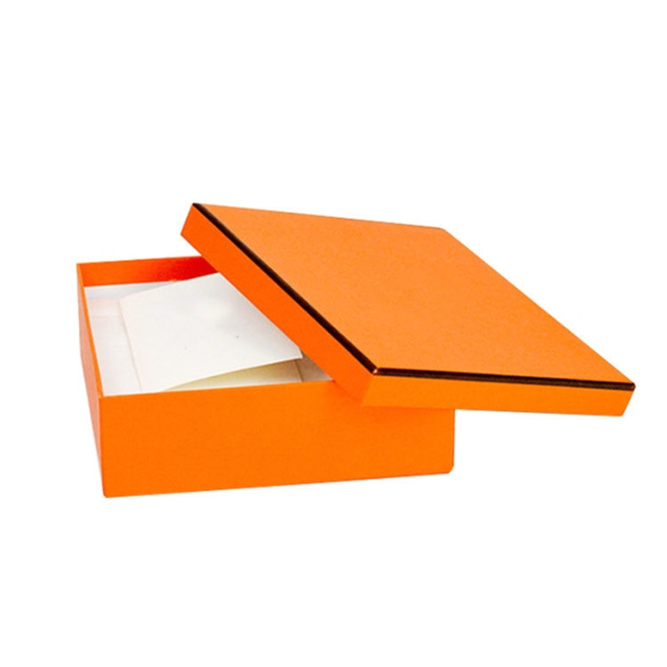 纸质鞋盒、服饰包装盒，厂家现货供应。可印刷LOGO