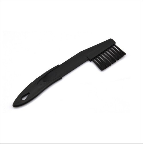Bicycle chain cleaning brush, mountain bike cassette and chainring cleaning tool, single bike maintenance and cleaning brush