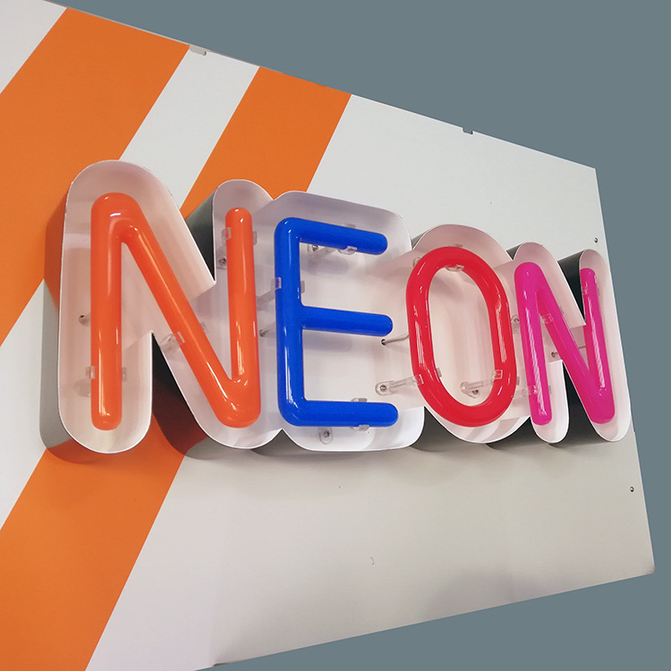 厂家专供霓虹灯发光字  亚克力灯条字 连锁店铺LOGO制作