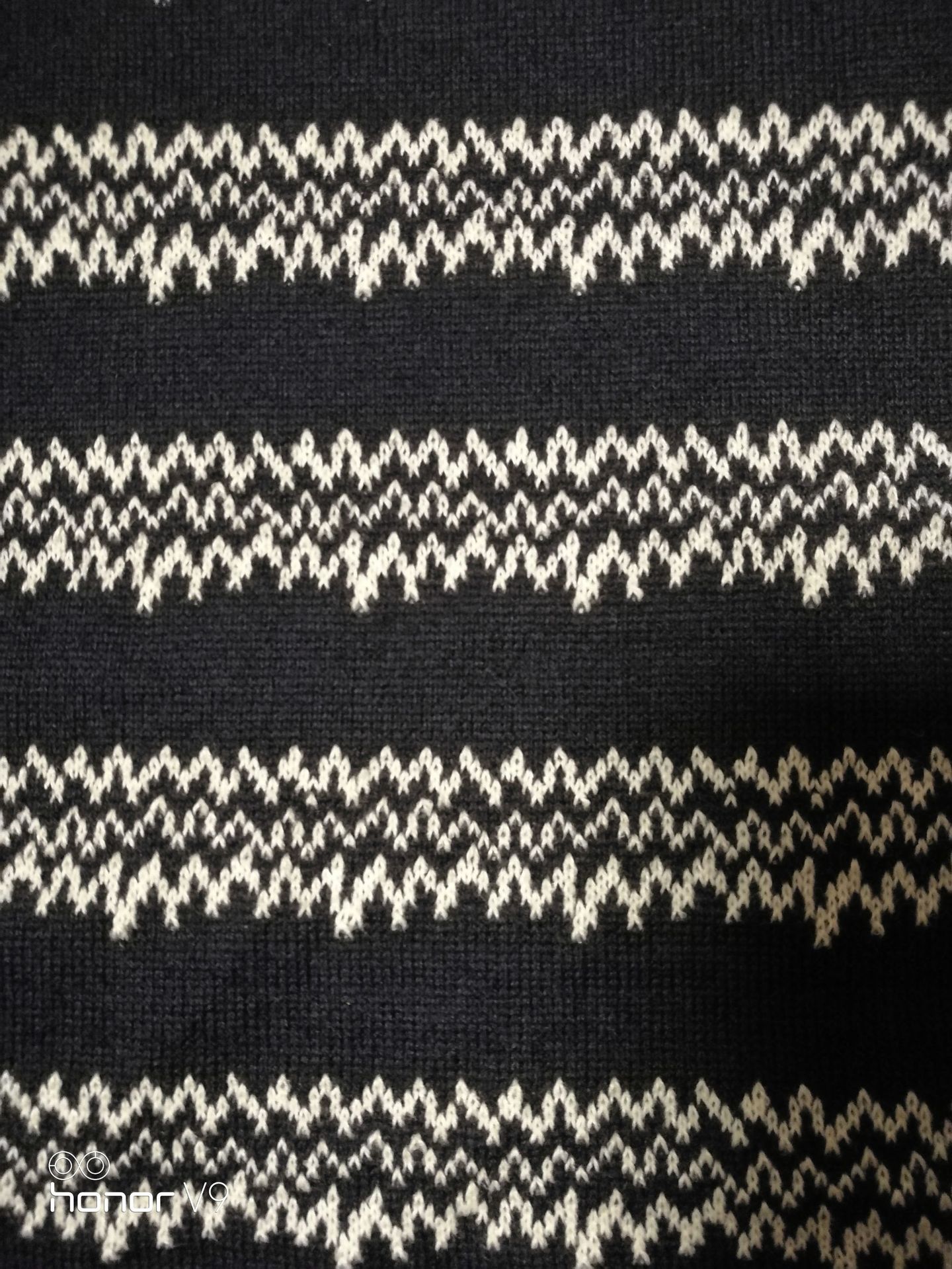 水浪提花条，手感软，适合做鞋。衣服。