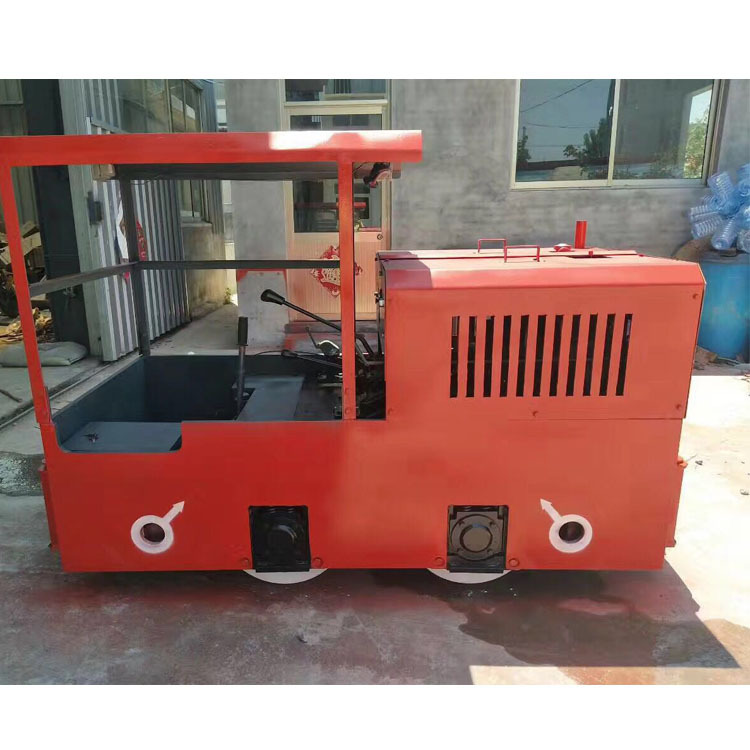 供应矿用柴油牵引机车，柴油机车配件  机型小速度快