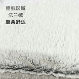 Петушки поставляют кот гнездо глубоко сна