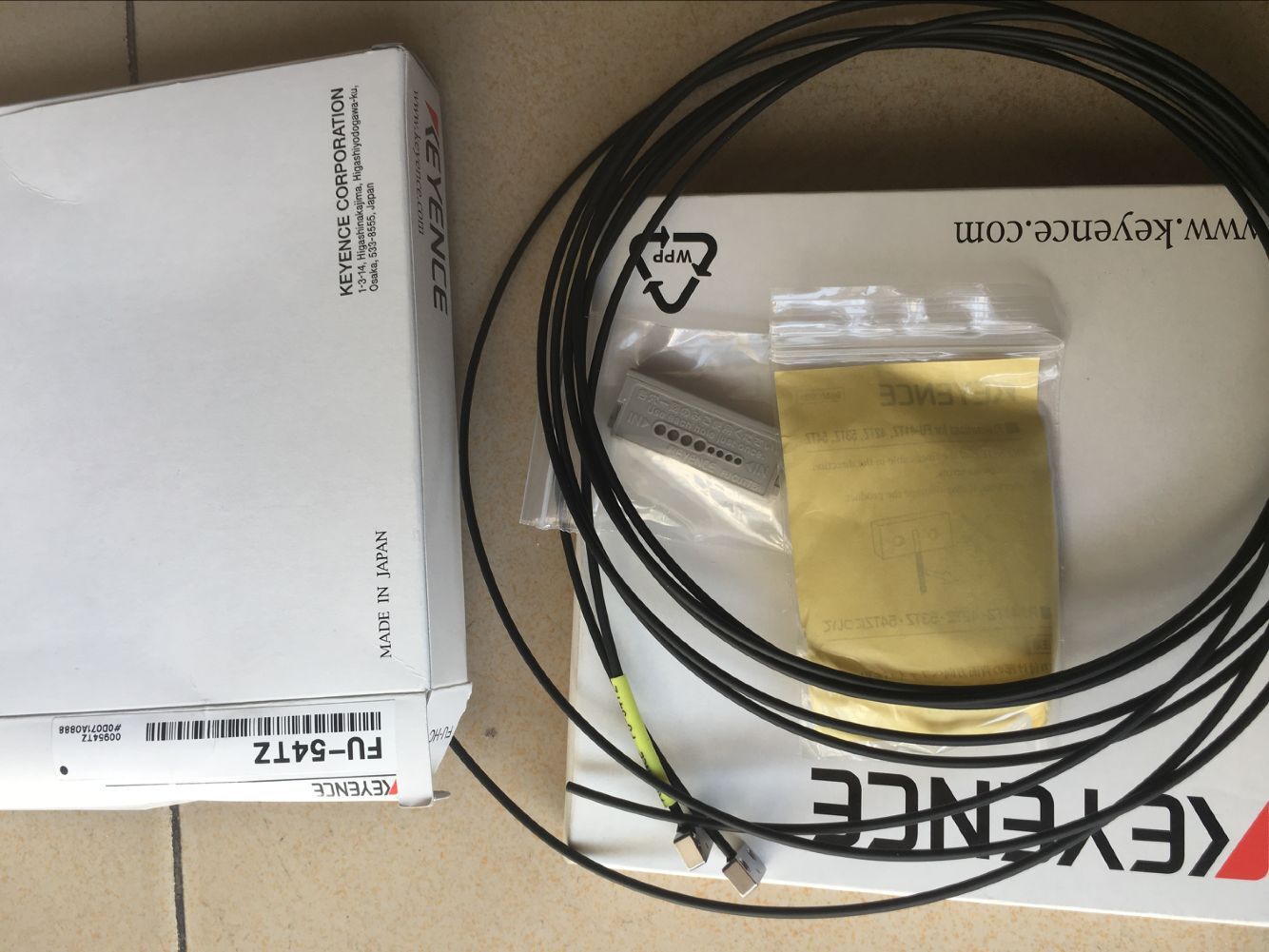 全新原装正品KEYENCE基恩士 光纤传感器FU-54TZ 现货